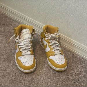 Yellow dunks